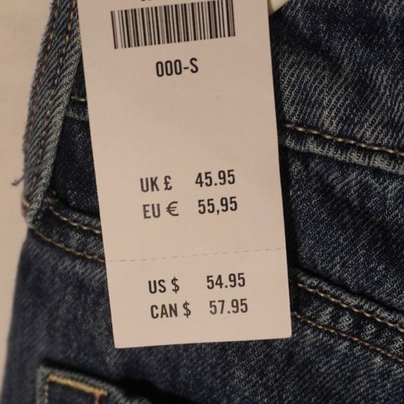 NWT HOLLISTER LOW-RISE RIPPED MEDIUM WASH BAGGY JEANS
SIZE US WOMENS 000-S(W23s) - Picture 8 of 8